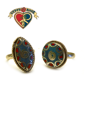 SPRIAL OF EVOLUTION W/GEMSTONE INLAY ASST SHAPE RING